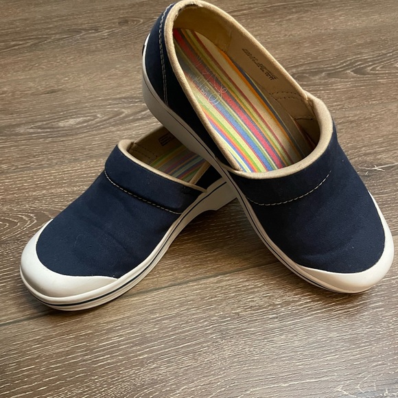 Dansko Navy Canvas Vegan Clogs 9.5, 40 EU Shoes - Picture 8 of 8